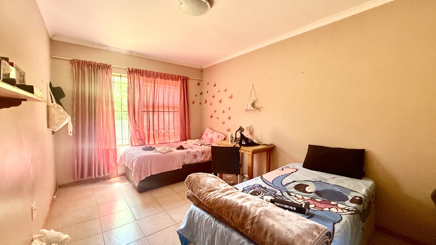 6 Bedroom Property for Sale in Summerstrand Eastern Cape